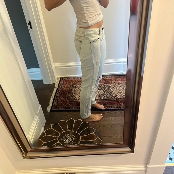 Anthropologie - Lightwash Denim Jeans - Low Rise Distressed Cropped Slim Fit - Picture 2 of 15